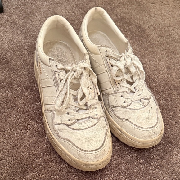 Gola Shoes - Gola Off-White Sneakers with Gold Logo